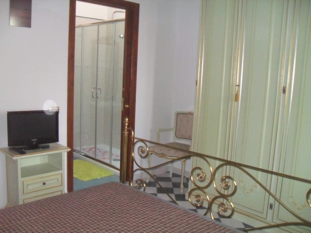 Il Covo Dei Piccioni Bed & Breakfast Castelfidardo Room photo